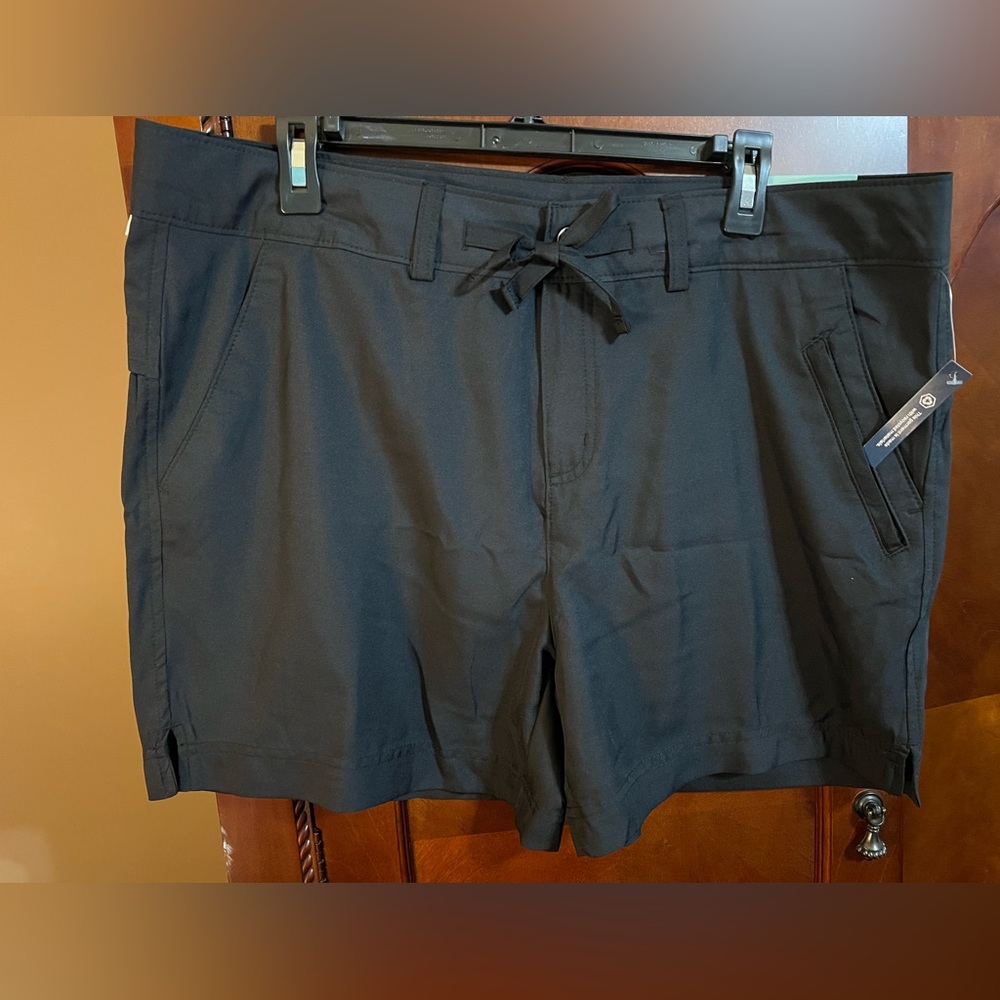 Magellan women’s shorts FALCON LAKE NWT size XL black